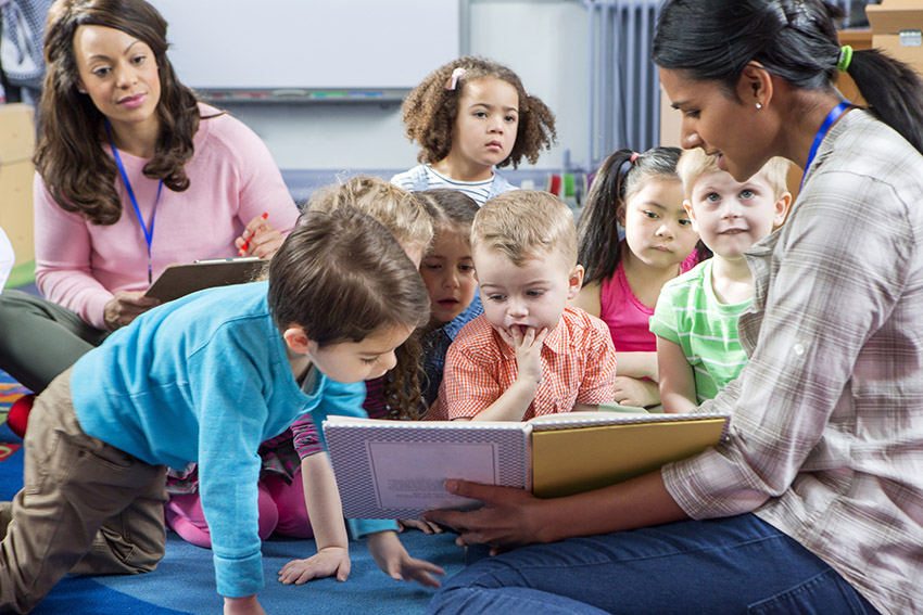 children-enjoying-storytime-at-the-library-DP